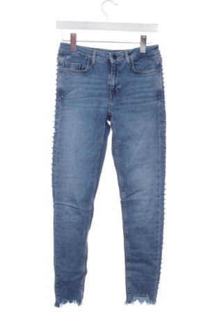 Damskie jeansy Zara, Rozmiar XS, Kolor Niebieski, Cena 62,07 zł
