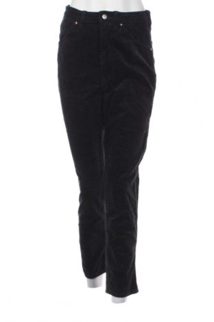 Pantaloni de velvet de femei Wrangler, Mărime M, Culoare Negru, Preț 92,99 Lei
