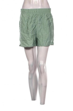 Γυναικείο κοντό παντελόνι 24 Colours, Μέγεθος M, Χρώμα Πράσινο, Τιμή 12,99 €