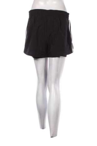 Dámské kraťasy  Adidas, Velikost M, Barva Černá, Cena  939,00 Kč