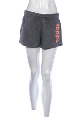 Дамски къс панталон Adidas, Размер L, Цвят Сив, Цена 27,99 лв.