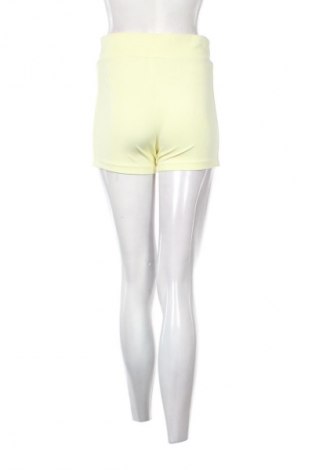 Дамски къс панталон Adidas, Размер S, Цвят Жълт, Цена 36,99 лв.