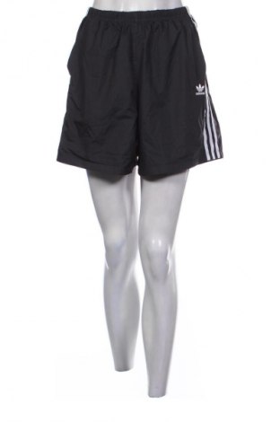 Γυναικείο κοντό παντελόνι Adidas, Μέγεθος M, Χρώμα Μαύρο, Τιμή 19,99 €