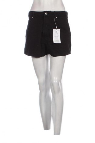 Дамски къс панталон Bershka, Размер M, Цвят Черен, Цена 27,65 лв.