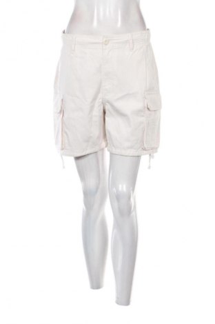 Γυναικείο κοντό παντελόνι Bershka, Μέγεθος M, Χρώμα Εκρού, Τιμή 8,99 €