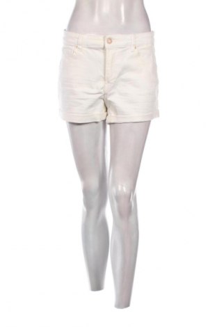 Damen Shorts Bershka, Größe L, Farbe Weiß, Preis € 9,72