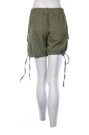 Γυναικείο κοντό παντελόνι Cropp, Μέγεθος S, Χρώμα Πράσινο, Τιμή 39,46 €