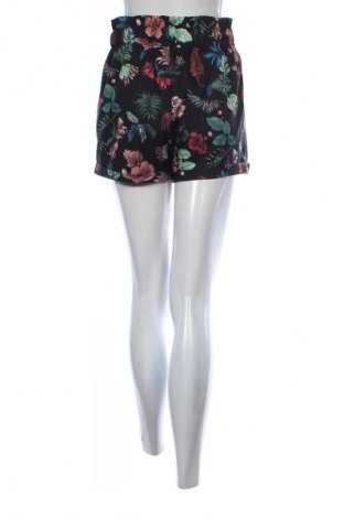 Dámské kraťasy  Cropp, Velikost S, Barva Vícebarevné, Cena  430,00 Kč