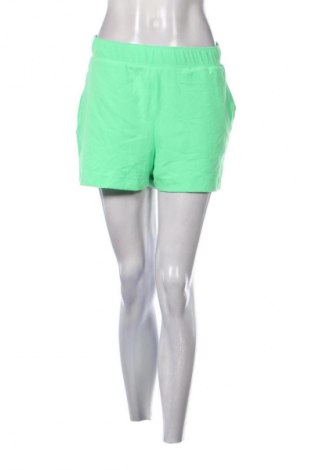 Дамски къс панталон Decathlon, Размер S, Цвят Зелен, Цена 30,89 лв.
