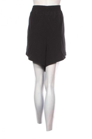 Дамски къс панталон H&M, Размер 3XL, Цвят Черен, Цена 15,99 лв.