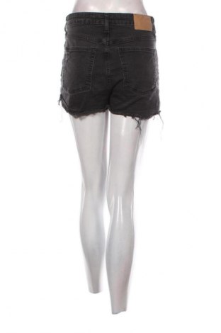 Pantaloni scurți de femei H&M, Mărime M, Culoare Gri, Preț 50,00 Lei