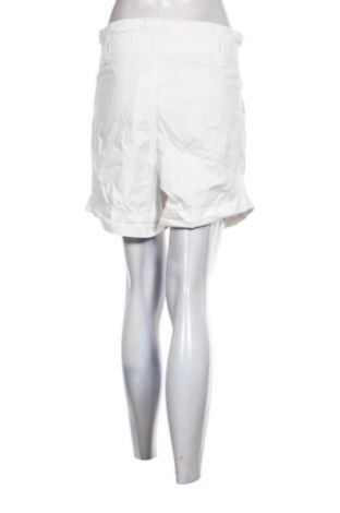 Γυναικείο κοντό παντελόνι H&M, Μέγεθος S, Χρώμα Λευκό, Τιμή 10,00 €