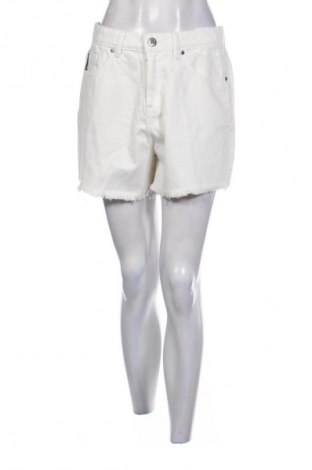 Pantaloni scurți de femei Just Rhyse, Mărime M, Culoare Alb, Preț 243,99 Lei