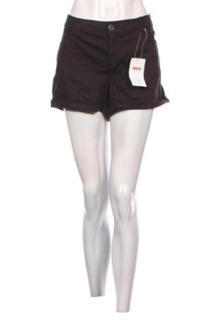 Дамски къс панталон Laura Torelli, Размер XL, Цвят Черен, Цена 22,99 лв.