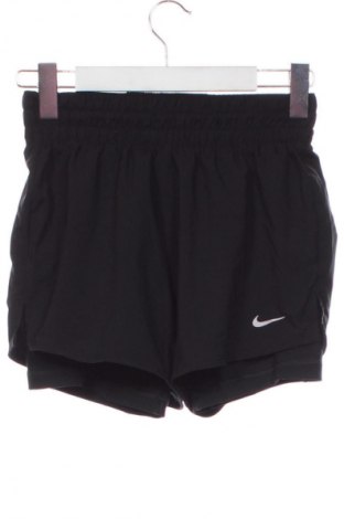 Pantaloni scurți de femei Nike, Mărime XS, Culoare Negru, Preț 243,99 Lei