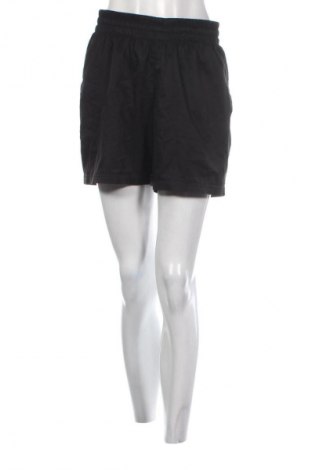 Дамски къс панталон PUMA, Размер M, Цвят Черен, Цена 34,99 лв.