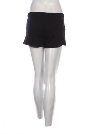 Dámské kraťasy  Pull&Bear, Velikost M, Barva Černá, Cena  394,00 Kč