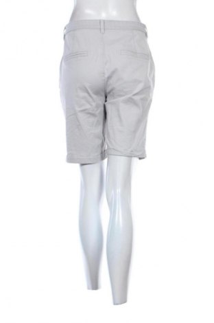 Дамски къс панталон Reserved, Размер L, Цвят Екрю, Цена 19,00 лв.