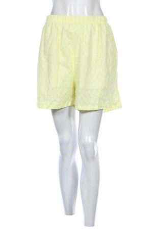 Γυναικείο κοντό παντελόνι SHEIN, Μέγεθος XL, Χρώμα Κίτρινο, Τιμή 10,00 €