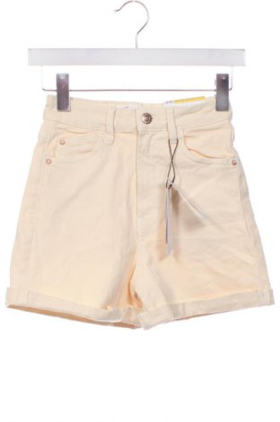 Dámske kraťasy  Stradivarius, Veľkosť XXS, Farba Kremová, Cena  12,95 €