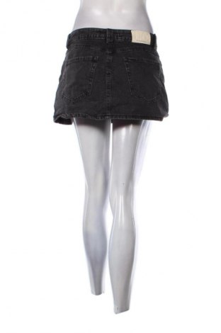 Damen Shorts Stradivarius, Größe M, Farbe Grau, Preis € 20,99