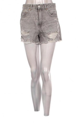 Дамски къс панталон Stradivarius, Размер M, Цвят Сив, Цена 25,99 лв.