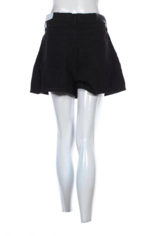 Damen Shorts Tommy Hilfiger, Größe L, Farbe Schwarz, Preis 93,99 €