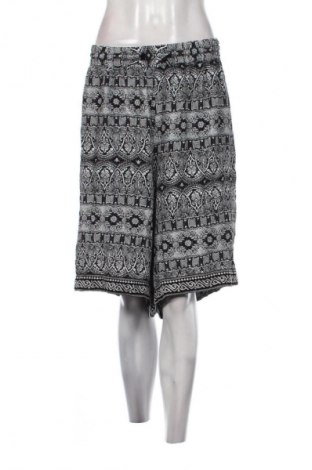 Дамски къс панталон Ulla Popken, Размер 4XL, Цвят Многоцветен, Цена 17,99 лв.