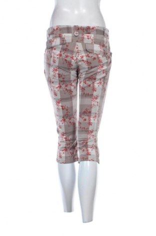 Дамски къс панталон Unbranded, Размер S, Цвят Многоцветен, Цена 19,00 лв.