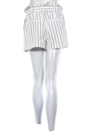 Дамски къс панталон Zara, Размер M, Цвят Многоцветен, Цена 19,99 лв.