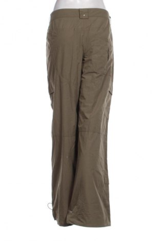 Дамски панталон Adidas, Размер XL, Цвят Зелен, Цена 123,17 лв.