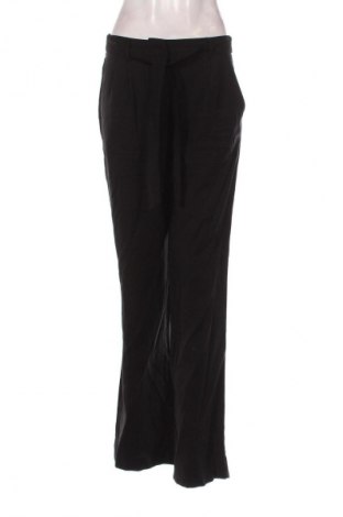 Дамски панталон Amisu, Размер M, Цвят Черен, Цена 28,99 лв.