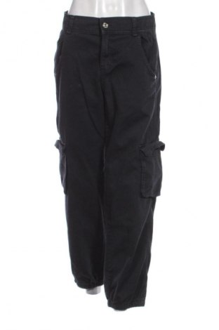 Дамски панталон Bershka, Размер M, Цвят Син, Цена 46,99 лв.