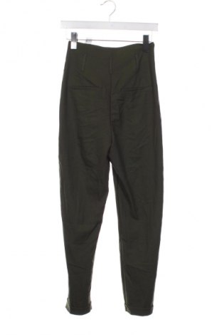Damskie spodnie Bershka, Rozmiar XS, Kolor Zielony, Cena 105,70 zł