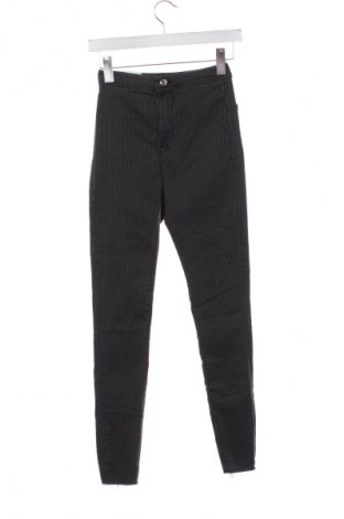 Damskie spodnie Bershka, Rozmiar XXS, Kolor Kolorowy, Cena 105,70 zł