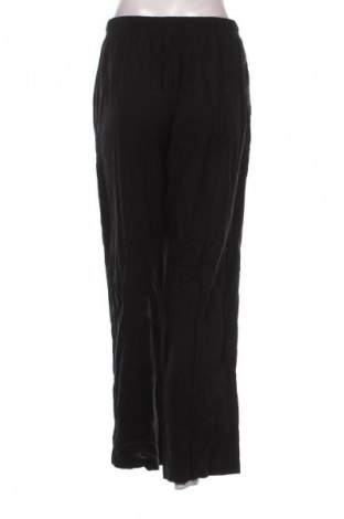 Дамски панталон Bershka, Размер M, Цвят Черен, Цена 28,99 лв.