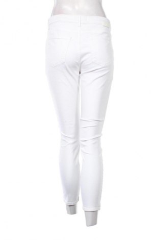 Γυναικείο παντελόνι Brax, Μέγεθος M, Χρώμα Λευκό, Τιμή 15,99 €