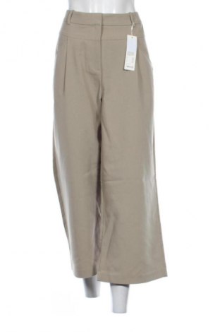 Дамски панталон Esprit, Размер XL, Цвят Бежов, Цена 75,99 лв.