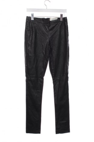 Дамски панталон Pieces, Размер S, Цвят Черен, Цена 62,99 лв.
