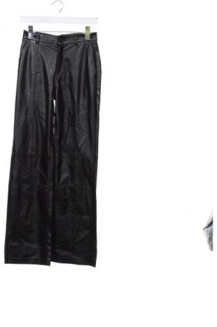 Pantaloni de femei Pull&Bear, Mărime XS, Culoare Negru, Preț 76,00 Lei