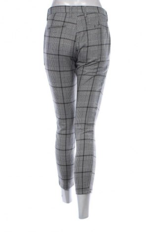 Damenhose Pull&Bear, Größe M, Farbe Mehrfarbig, Preis € 14,77