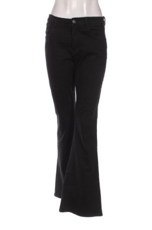 Дамски панталон Pull&Bear, Размер L, Цвят Черен, Цена 26,99 лв.