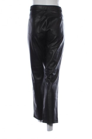 Γυναικείο παντελόνι Stradivarius, Μέγεθος L, Χρώμα Μαύρο, Τιμή 14,83 €