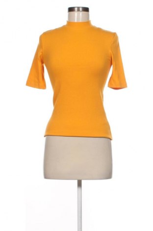 Дамски топ Mohito, Размер XS, Цвят Оранжев, Цена 29,15 лв.