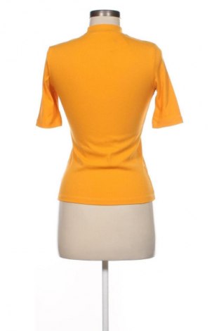 Дамски топ Mohito, Размер XS, Цвят Оранжев, Цена 29,15 лв.
