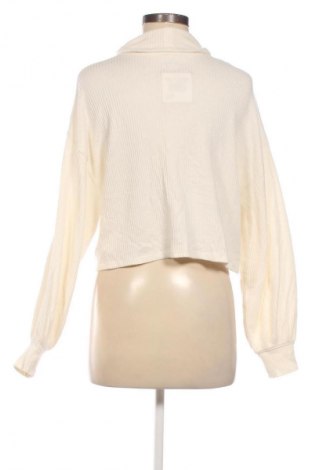 Дамско полo Hollister, Размер XS, Цвят Екрю, Цена 14,99 лв.