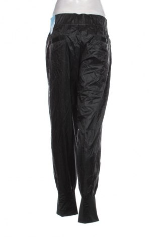 Дамско спортно долнище Adidas, Размер XXL, Цвят Многоцветен, Цена 93,84 лв.