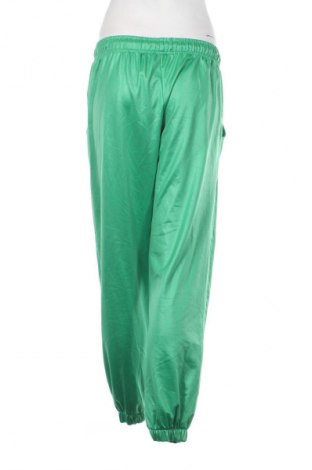 Pantaloni trening de femei Unbranded, Mărime M, Culoare Verde, Preț 56,99 Lei