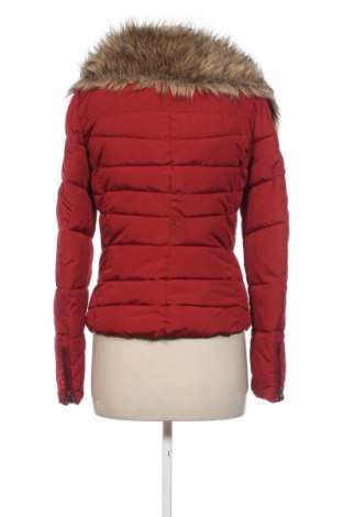 Kurtka damska Bershka, Rozmiar S, Kolor Czerwony, Cena 133,33 zł