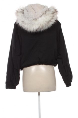 Γυναικείο μπουφάν Bershka, Μέγεθος M, Χρώμα Μαύρο, Τιμή 27,99 €